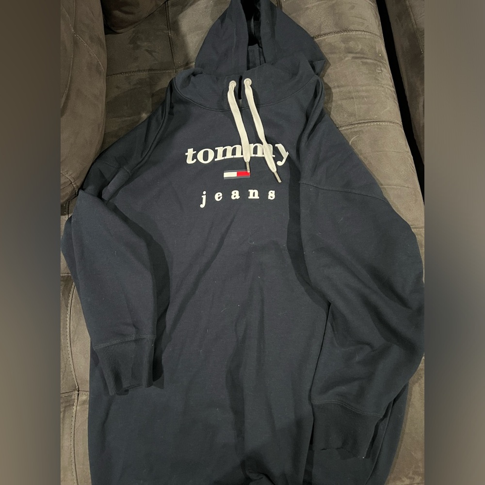 Women’s Tommy Jean size large tunic hooded sweatshirt.